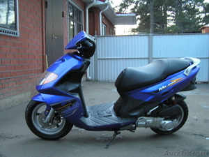 продаю скутер Daelim S-5 2006 года синего цвета 80 кубических сантиметров        - Изображение #1, Объявление #147548